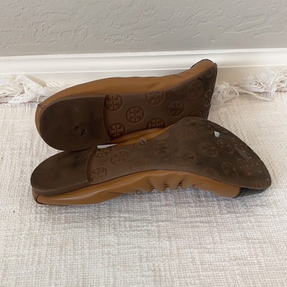 Tory Burch Tan Cap Toe Flats Size 8.5 - Picture 6 of 7